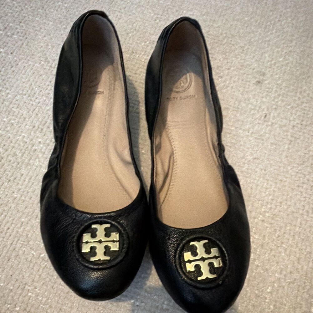 Tory Burch Reva Black Pebble Leather Gold Logo Ballet Flats Size 7 EXC